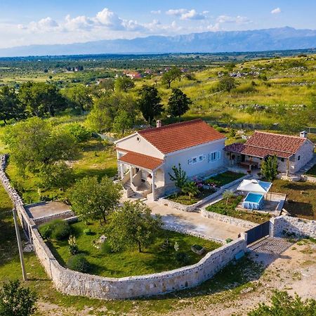 Holiday Home Ante With Beautiful Private Garden Nadin Esterno foto