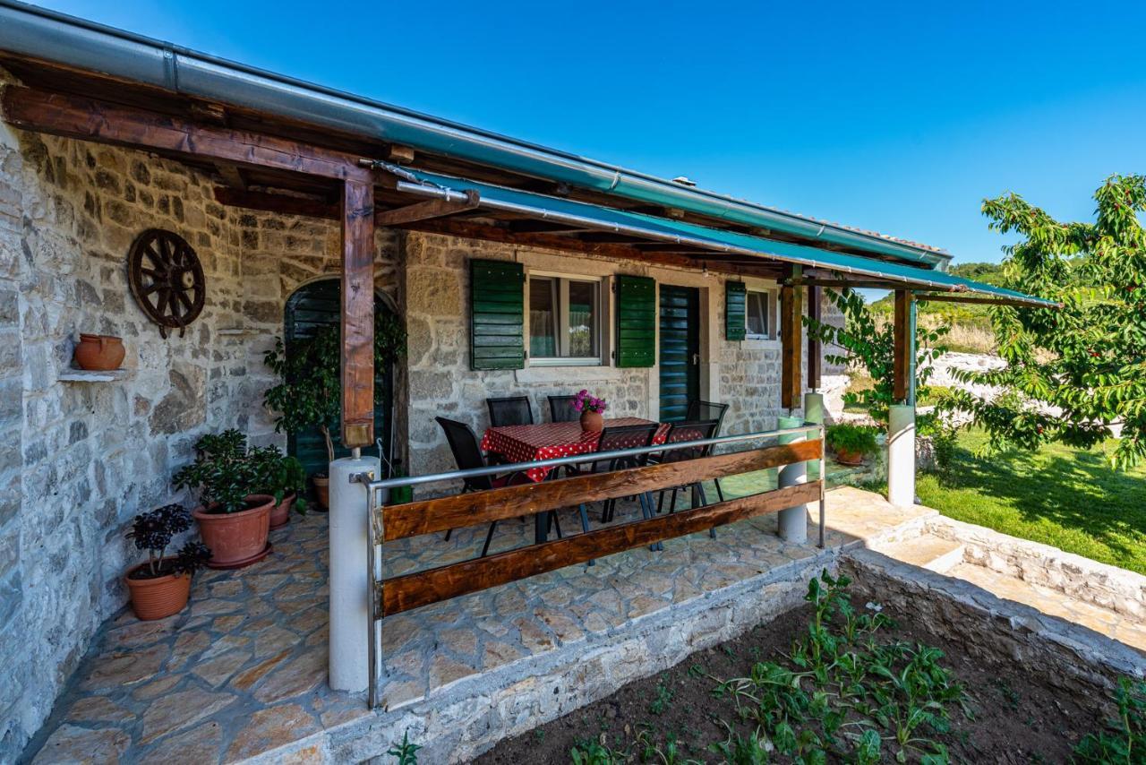 Holiday Home Ante With Beautiful Private Garden Nadin Esterno foto