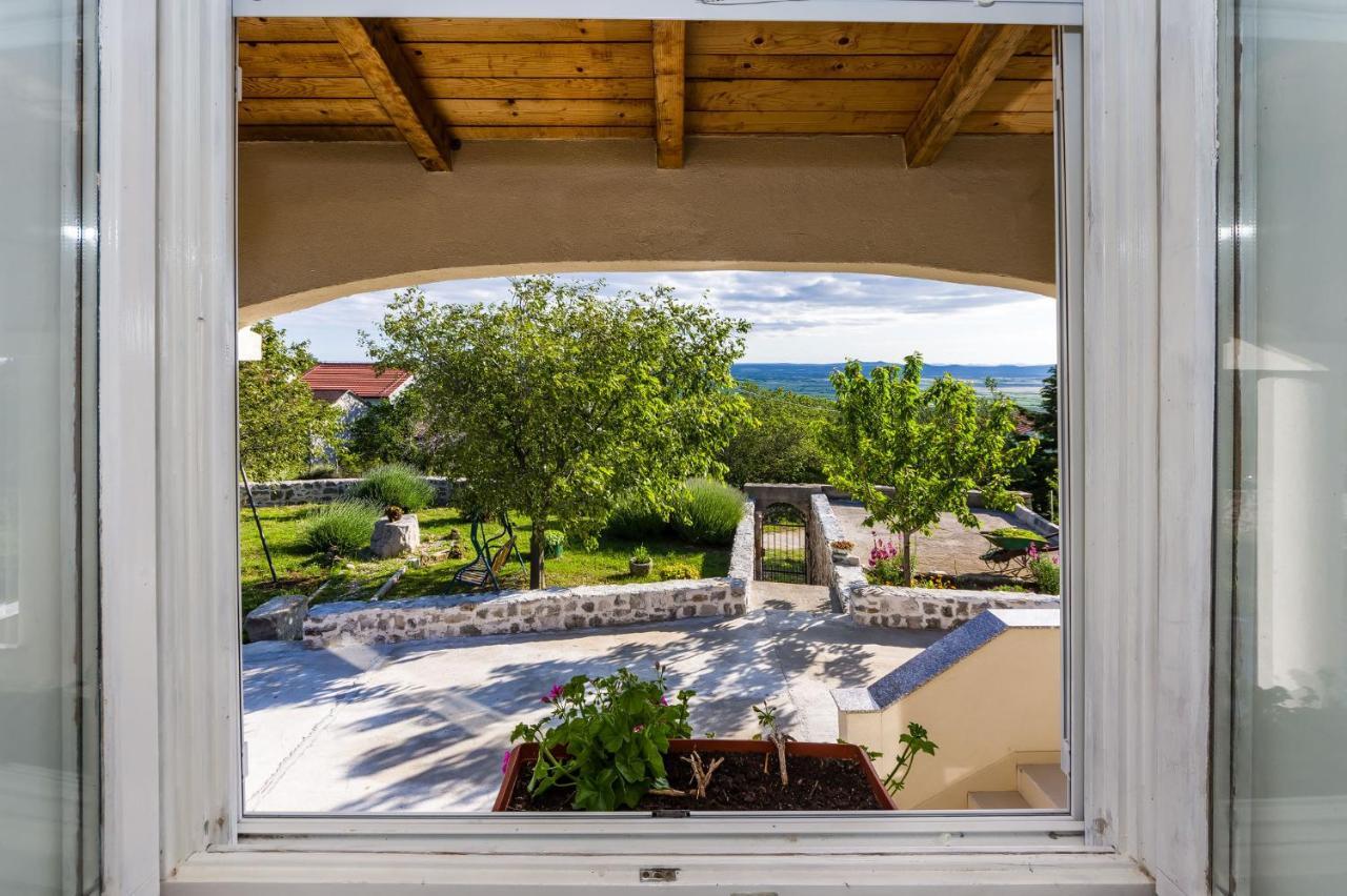 Holiday Home Ante With Beautiful Private Garden Nadin Esterno foto